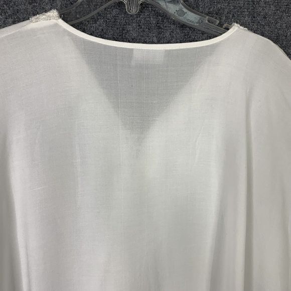 Bindya Coverup White Flowing Kimono Sleeve Crochet Lace Pom-poms Tassels OS - Picture 8 of 10